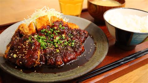  Miso Katsu: Thịt Heo Breaded Hấp Dẫn Tràn Ngập Sốt Miso Nồng Nàn